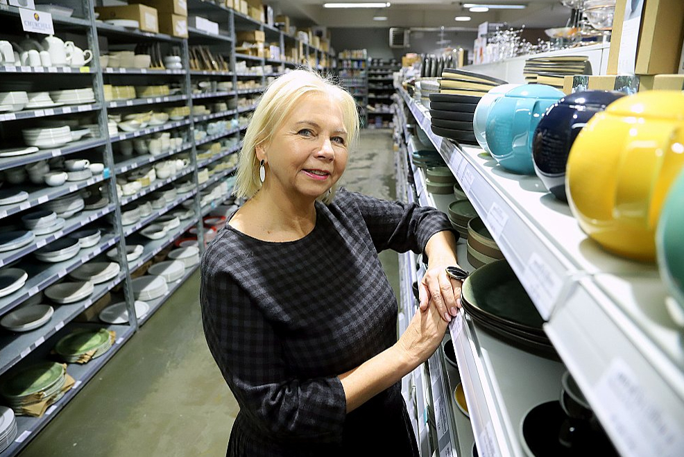 "Pēc tāda produktu groza, kādu esam izveidojuši, ir pieprasījums daudzviet pasaulē. Šobrīd fokusējamies uz Zviedrijas tirgu, mums ir arī klients Norvēģijā, kuram ar privāto preču zīmi ražojam līdzīgu produktu kā "Dienas deva"," stāsta SIA "Gemoss" vadītāja un īpašniece Ieva Treija.