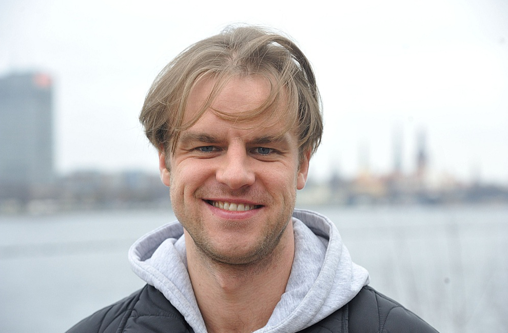 Kaspars Dumburs: "Mūsu “Spīdolas nakts” nav Raiņa sacerētā “Uguns un nakts”, iestudējumā pētām Raiņa paša dzīves vēsturi, ieskatāmies viņā dziļāk – kāpēc un ko viņš darījis."