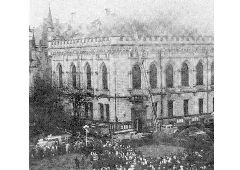 Lielās ģildes degšana.