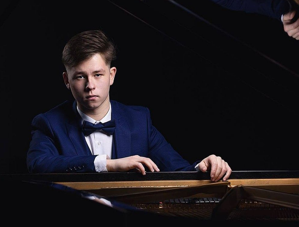 Aleksandrs Komka, konkursa "Ineses Galantes talanti" "Grand Prix" ieguvējs.