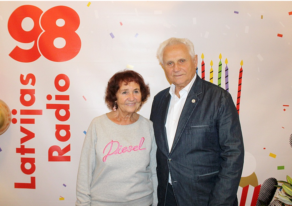 Gunārs Jākobsons un Lia Guļevska Radiomājā šā gada 1. novembrī Latvijas Radio 98. dzimšanas dienā.