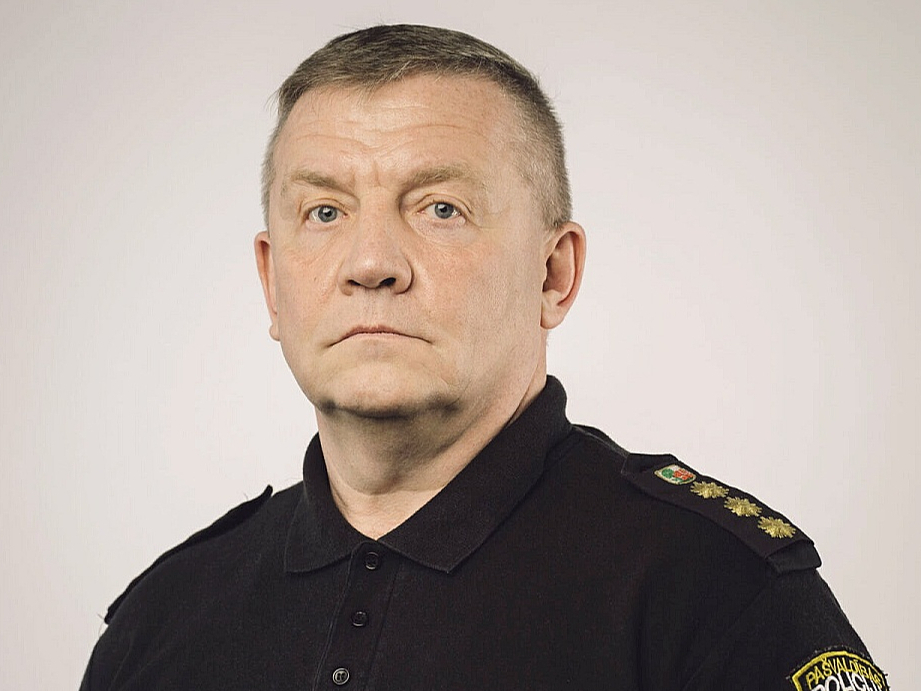 Liepājas pašvaldības policijas priekšnieks Uldis Novickis sarakstījis Latvijas sporta literatūrā nebijušu grāmatu par svarcelšanu.