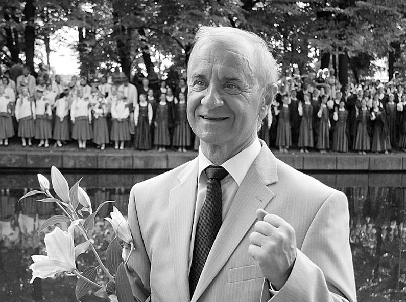 Kordiriģents Jānis Zirnis (1944. gada 1. marts – 2023. gada 2. decembris).