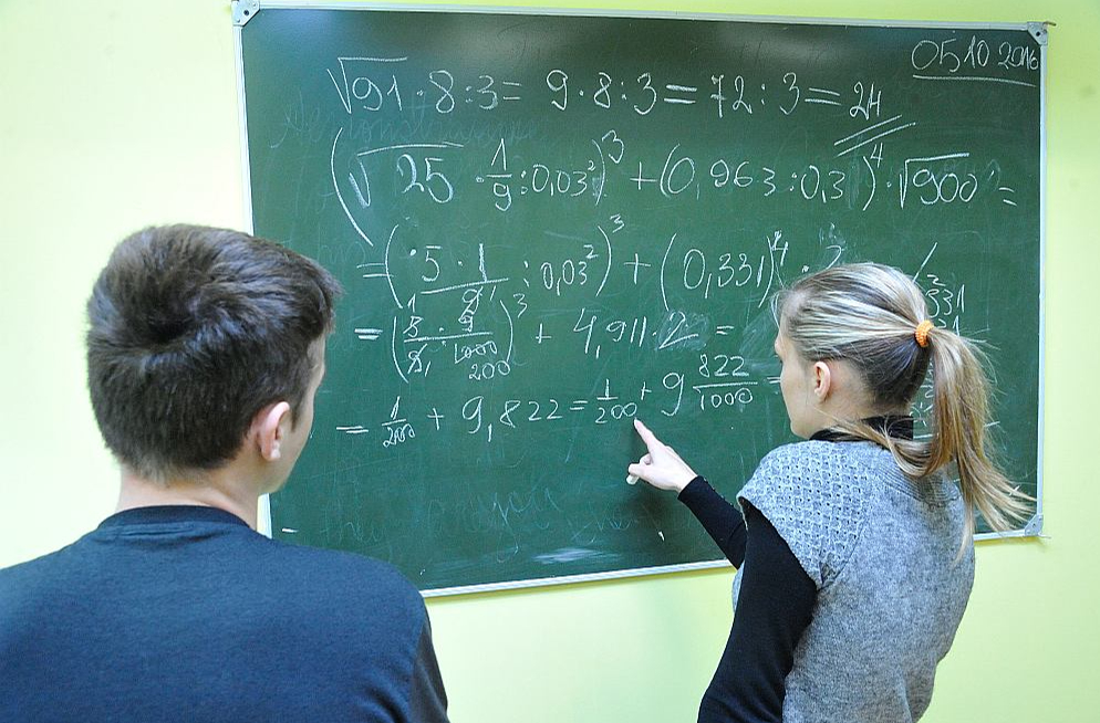Salīdzinot skolēnu zināšanas matemātikā, starp 81 pētījuma dalībvalsti Latvija ar 483 punktiem ir 21. vietā.