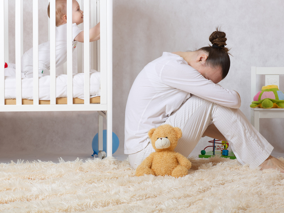 No pēcdzemdību depresijas Latvijā cieš aptuveni 10 līdz 15% jauno māmiņu. Tas nozīmē, ka katra astotā līdz desmitā sieviete piedzīvo šo stāvokli pēc bērniņa nākšanas pasaulē.