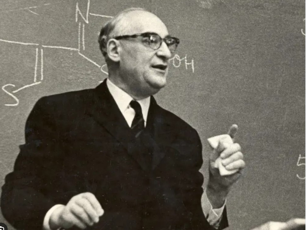 Latvijas farmācijas pamatlicējs Solomons Hillers ir līdzautors vienīgajām Latvijas zālēm, kas iekļautas visās farmācijas rokasgrāmatās, – pretvēža preparātam ftorafūram.