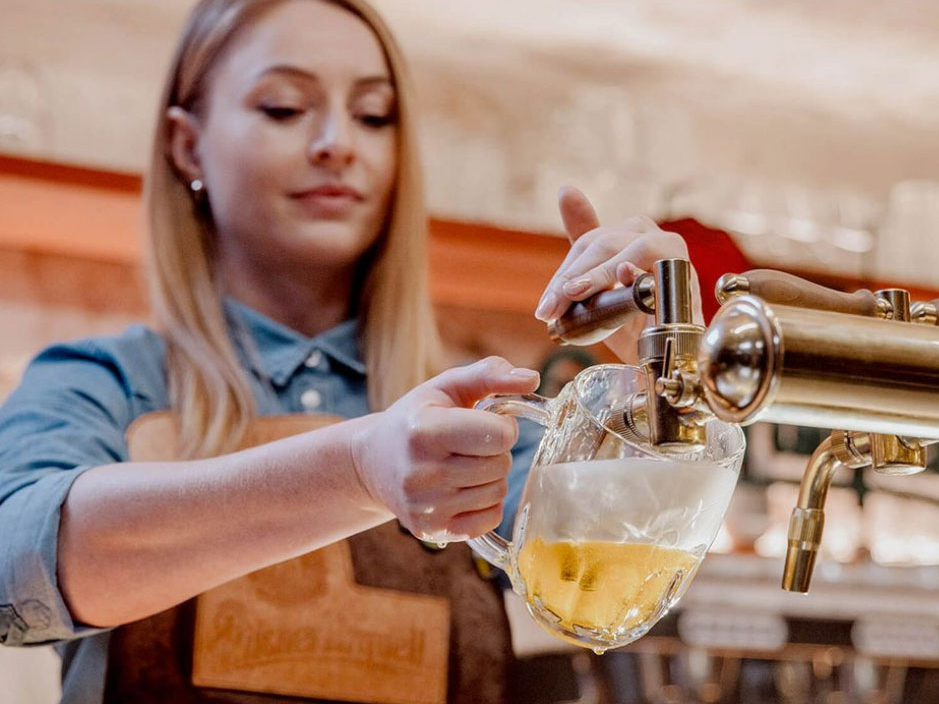 Čehu alus ražotājs "Pilsner Urquell".