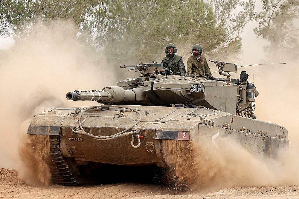Izraēlas tanks netālu no Gazas joslas robežas.