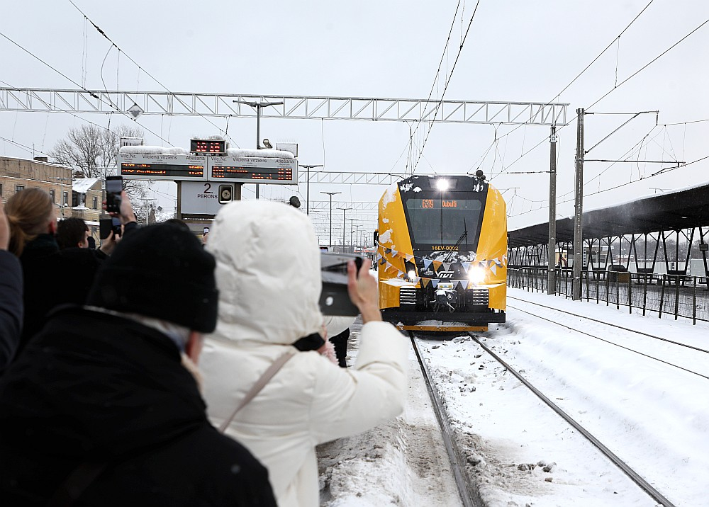 Jaunais elektrovilciens Rīgā.