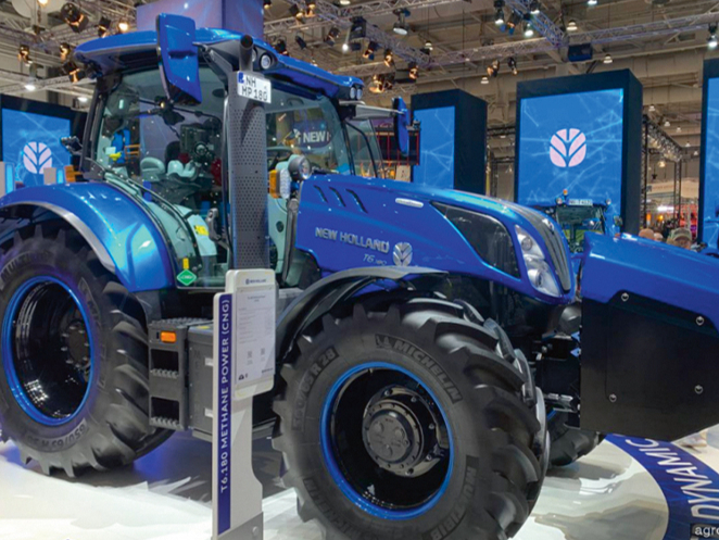 'New Holland T7'. 