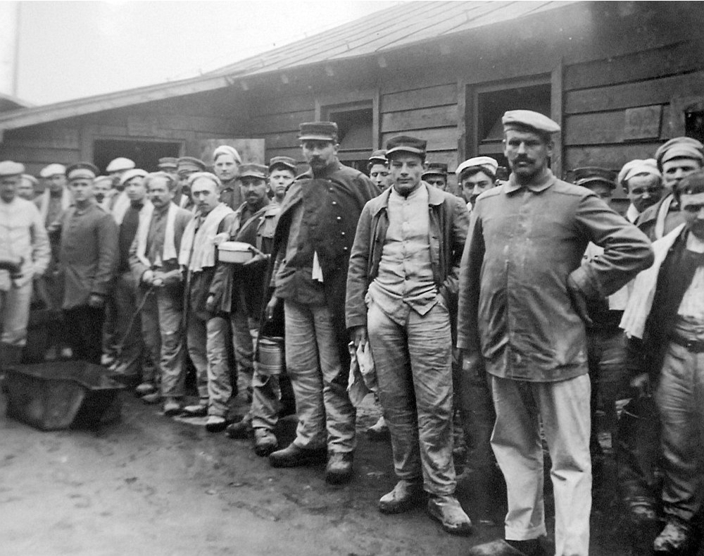 Franču karagūstekņi Vācijā 1917. gadā.