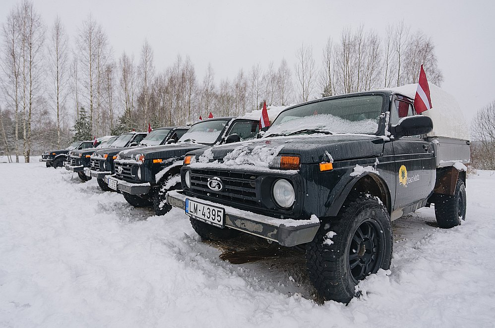 Ukrainai ziedotie spēkrati "Lada 4x4".