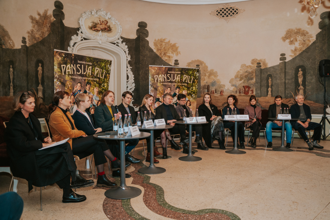 Daudzsēriju filmas "Pansija pilī" preses konference,