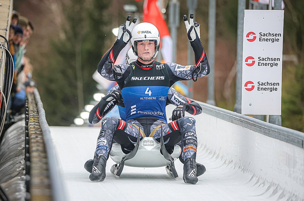 Mārtiņš Bots un Roberts Plūme Altenbergā veica jaunu ierakstu ne tikai savā CV, bet arī neatkarīgās Latvijas kamaniņu sporta vēsturē – pirmais pasaules čempionāta zelts.