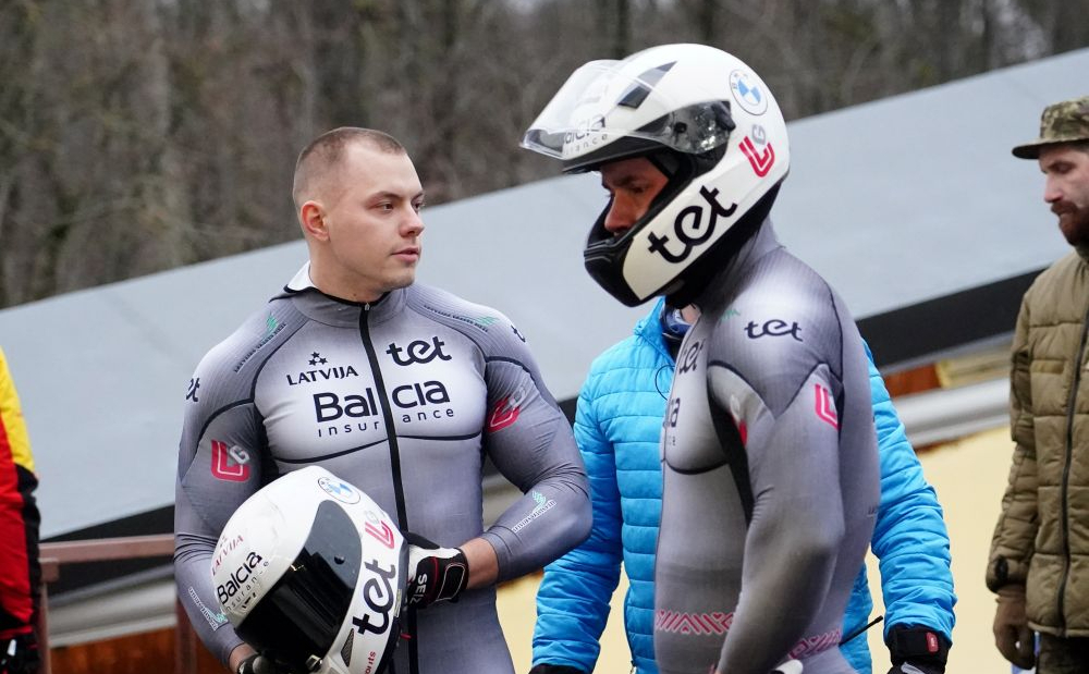 Bobsleja divnieku ekipāža Jēkabs Kalenda un Dāvis Kaufmanis.