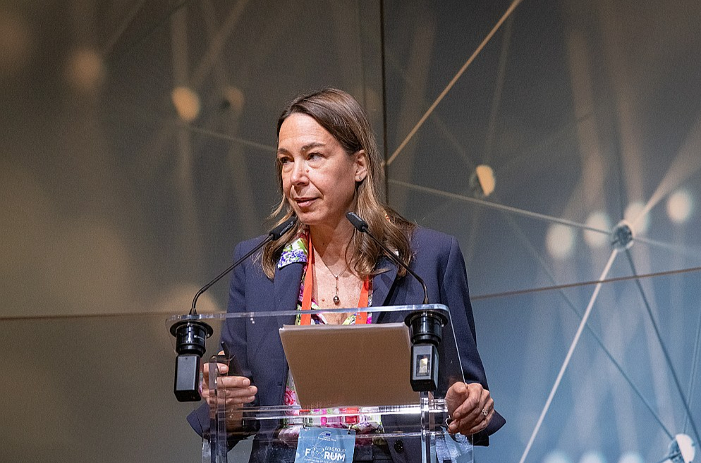Eiropas Investīciju bankas galvenā ekonomiste Debora Revoltella: "Pēdējo gadu investīciju rezultātā EIB novēro arvien lielāku privātā sektora energoefektivitāti, augošus pūliņus digitalizācijas virzienā, kā arī vērtības audzēšanas ķēdes lielāku diversifikāciju, kas uzņēmumus padarīs noturīgākus pret nākotnes krīzēm."