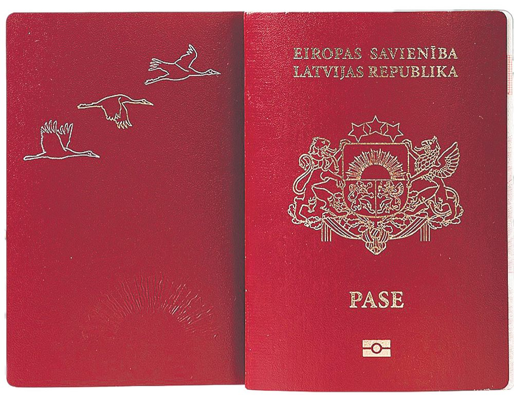 Vienojošais dizaina motīvs ir dzērves – putni, kas simbolizējot izceļošanu un atceļošanu.
