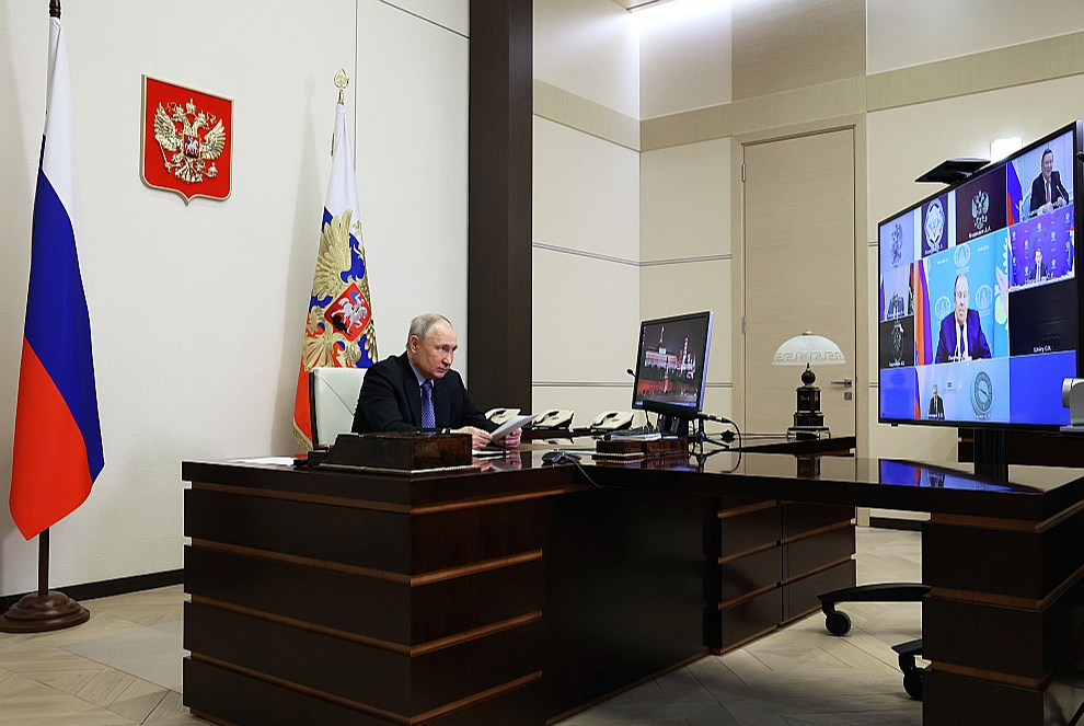 Krievijas diktators Vladimirs Putins, videokonferences režīmā, vadot Krievijas Federācijas Drošības padomes sēdi.