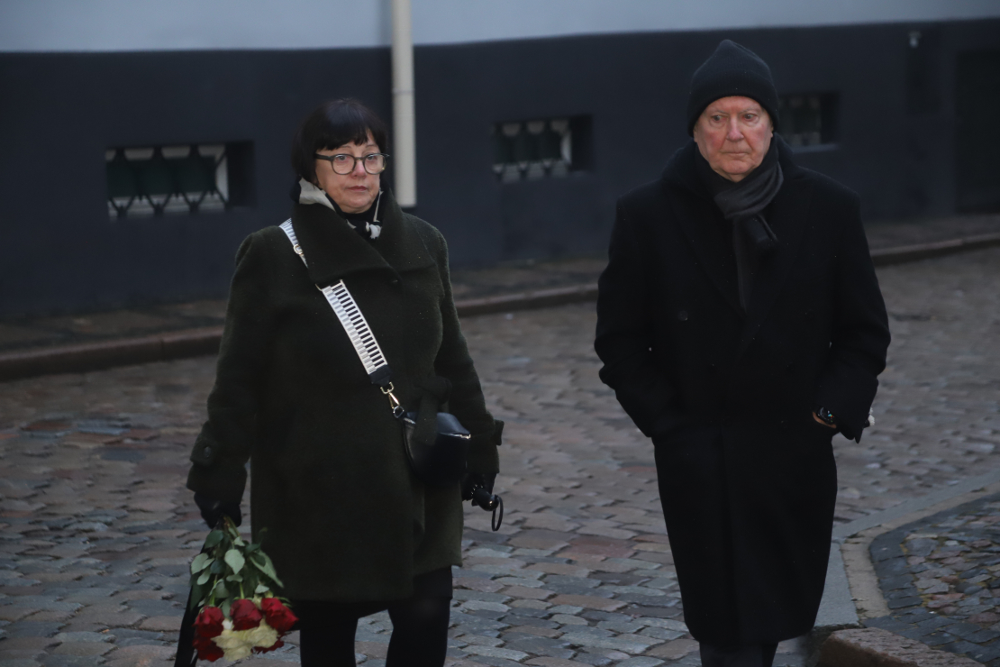 Mūziķi, draugi un tuvinieki atvadās no Jura Kulakova.