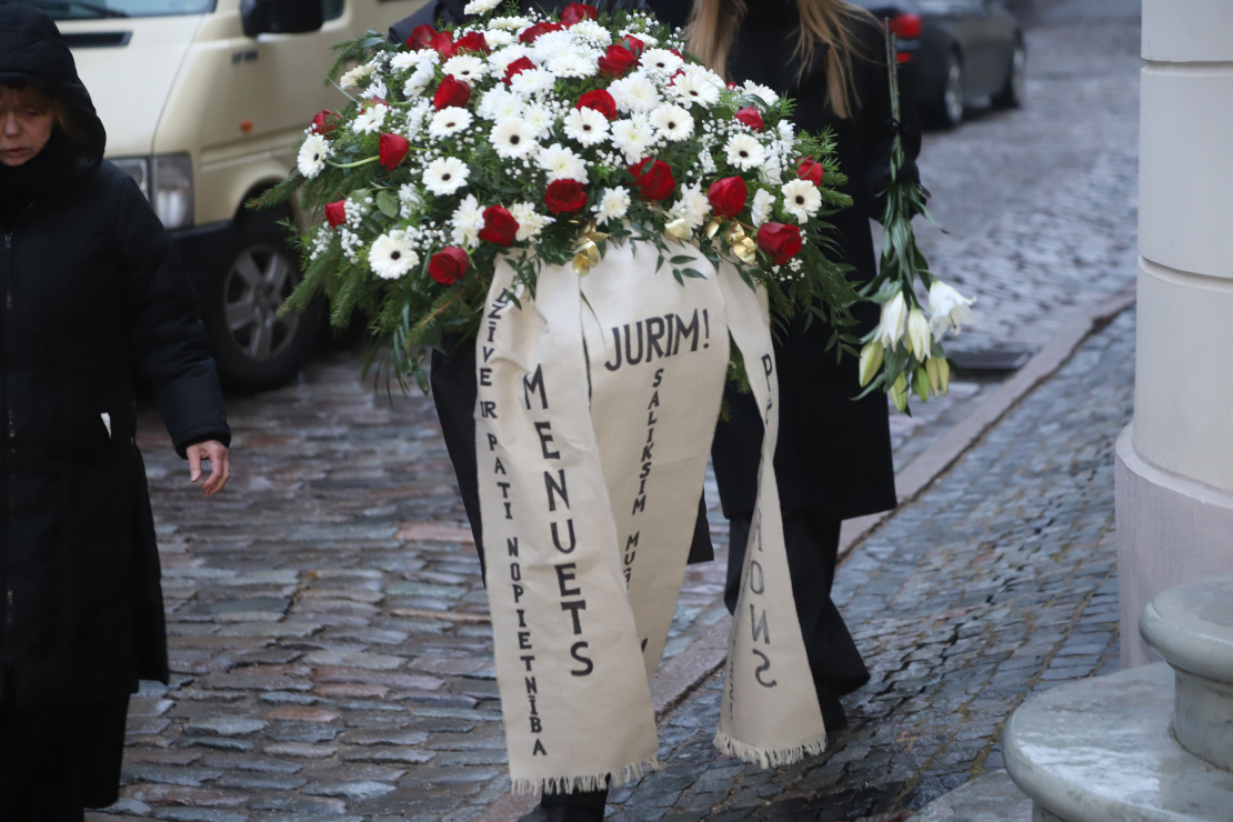 Mūziķi, draugi un tuvinieki atvadās no Jura Kulakova.