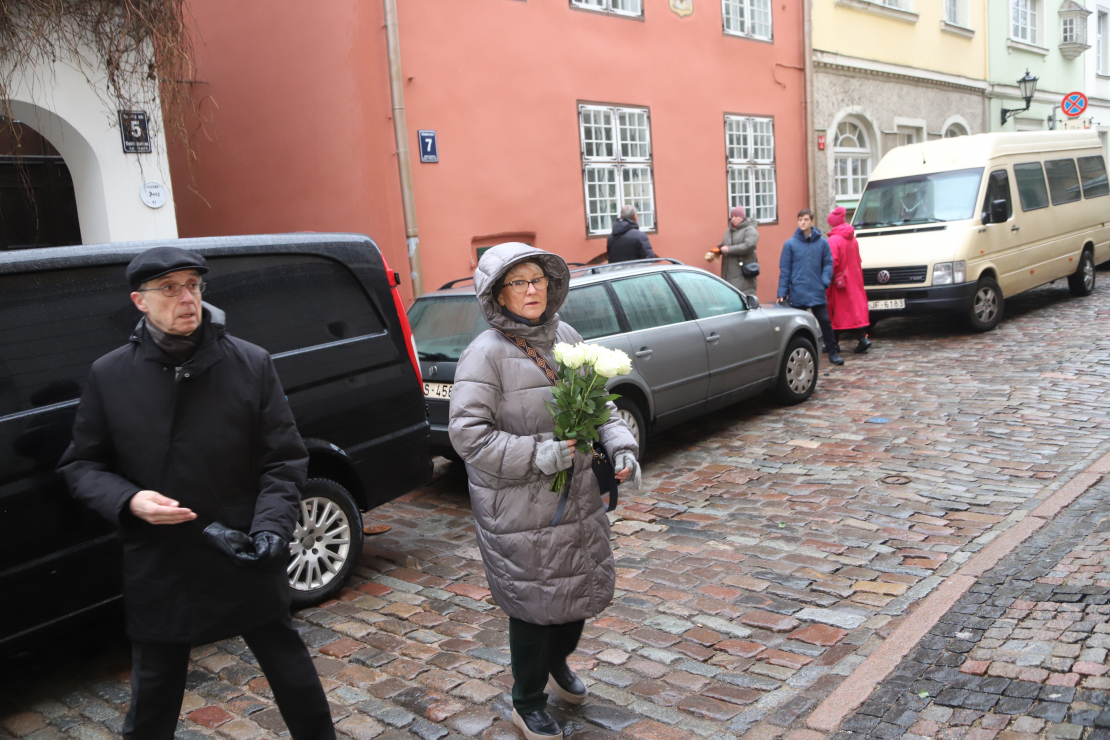 Mūziķi, draugi un tuvinieki atvadās no Jura Kulakova.