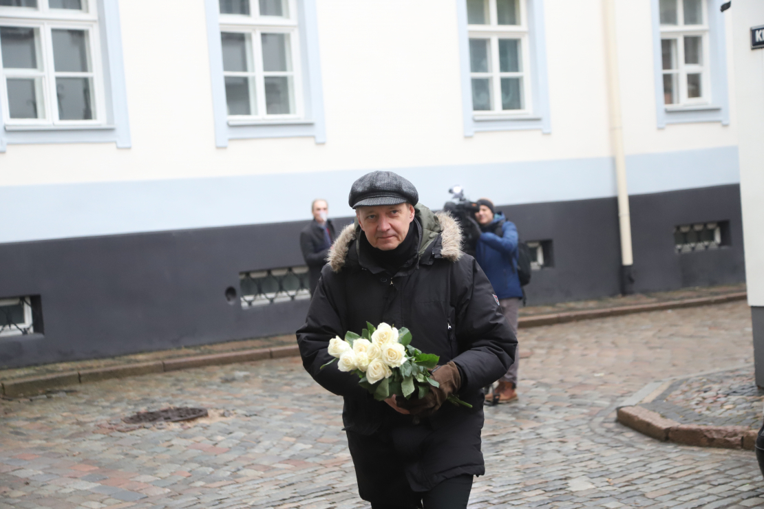 Mūziķi, draugi un tuvinieki atvadās no Jura Kulakova.