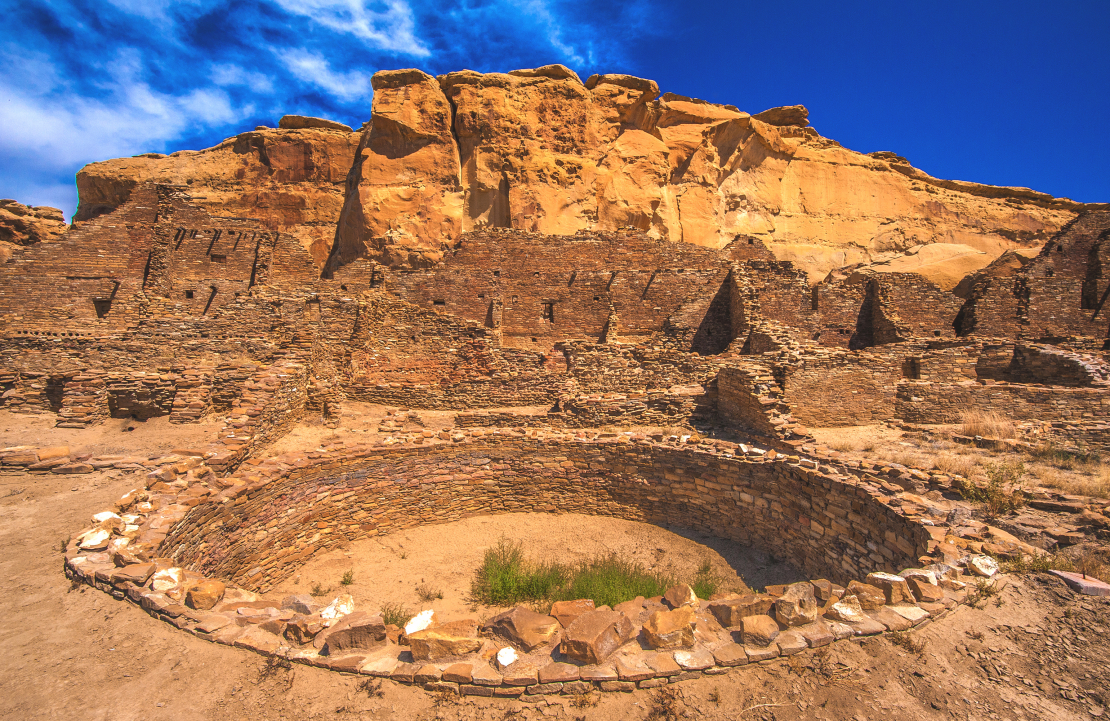 Pueblo Bonito Čako kanjonā, kur kādreiz dzīvoja anasazi, tagad iekļauta UNESCO pasaules kultūras mantojuma sarakstā. Ņūmeksika, ASV.