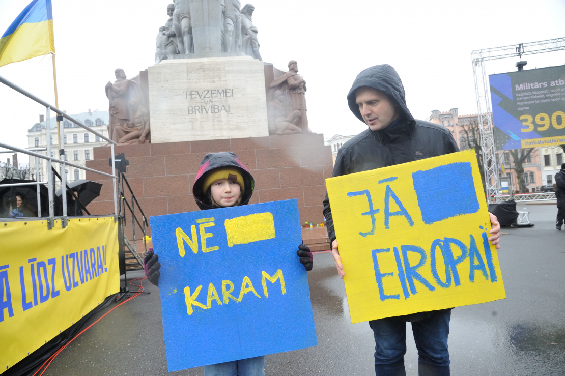 Ukrainas atbalsta mītiņš pie Brīvības pieminekļa.