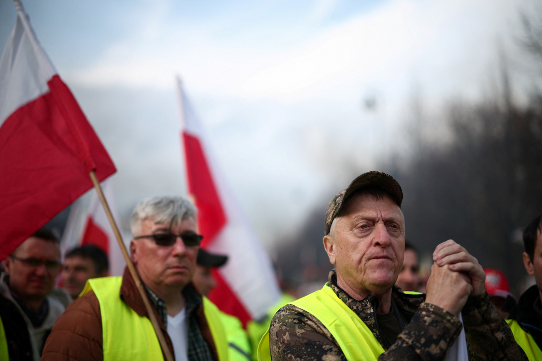 Poļu lauksaimnieki protestē. 