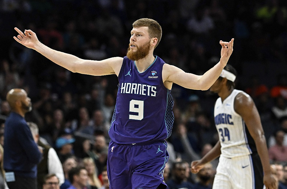 Dāvis Bertāns Šarlotas vienībā trīspunktu metienus realizē ar 44,8 procentu precizitāti, kas ir starp Top 5 rādītājiem NBA.