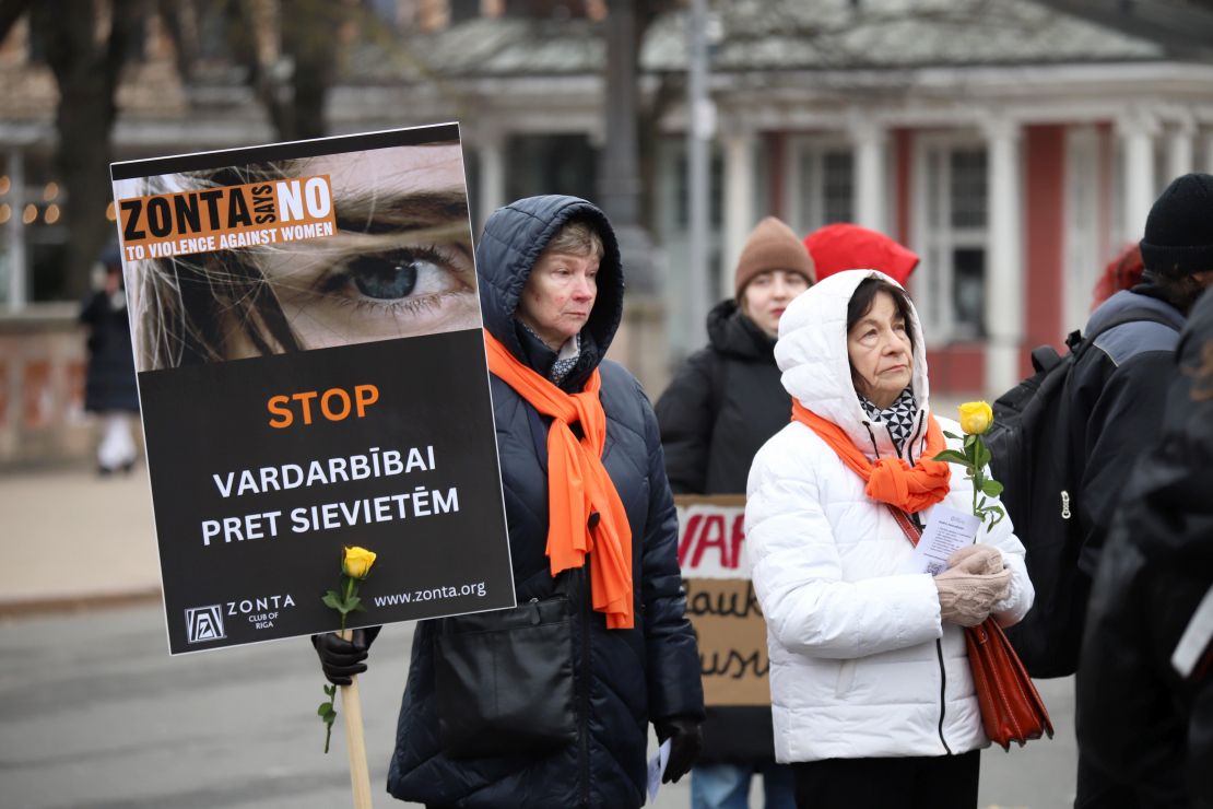 Sieviešu solidaritātes gājiens.