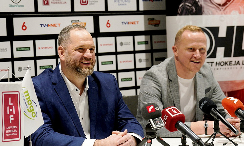 Ģirts Ankipāns (no kreisās) un Artis Ābols ir lieliskā noskaņojumā pirms Latvijas hokeja čempionāta fināla, kurā viņu vadītās komandas cīnīsies otro gadu pēc kārtas.