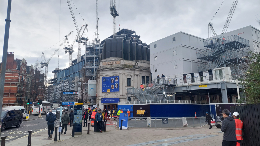 Londonas grāmatu izstāde.