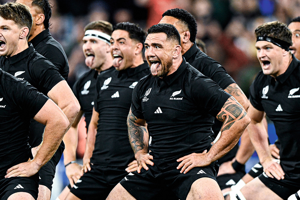 Jaunzēlandes regbija izlases spēlētāji izpilda “Kapa o Pango maori haka” Pasaules kausa izcīņas laikā 2023. gada oktobrī.