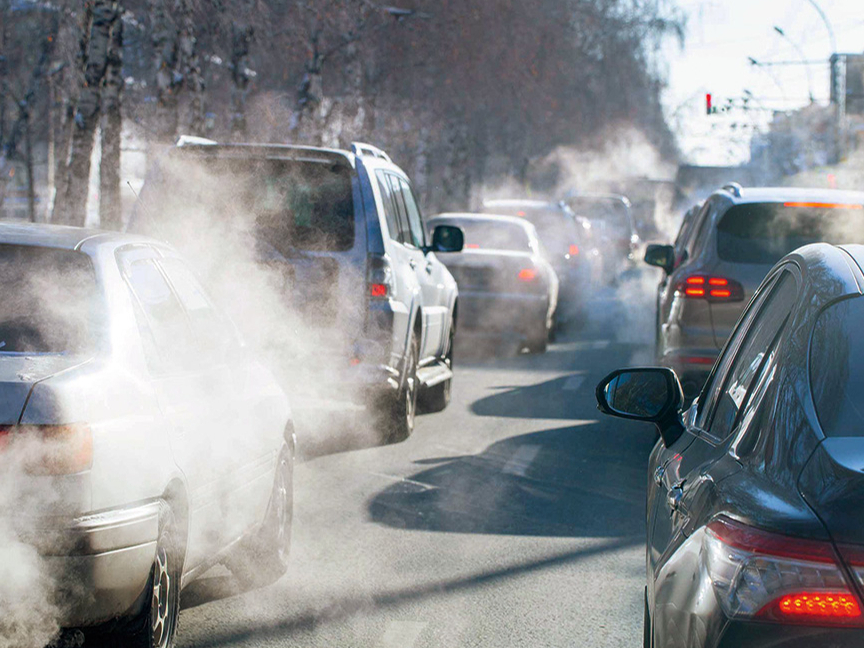 Ja kādreiz melnie dūmi no automobiļiem mudināja ievērot distanci, tagad neredzamo dūmu saturu ieelpojam, to pat nemanot. 