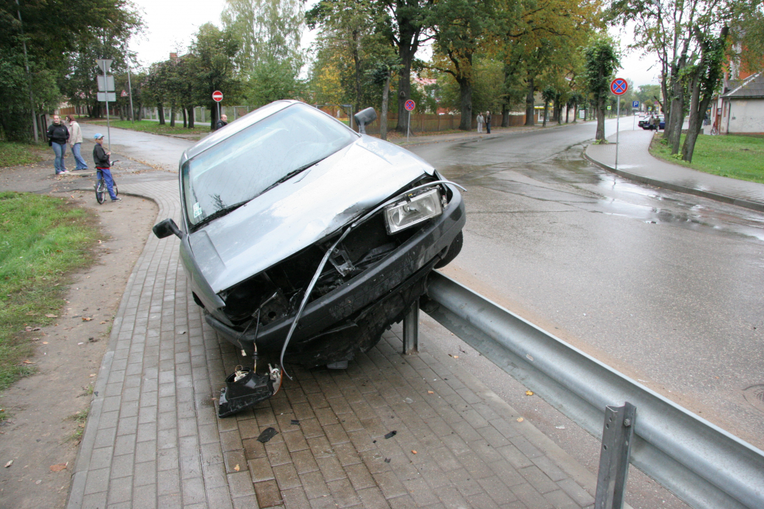 Auto. Avārija. Ilustratīvs attēls.