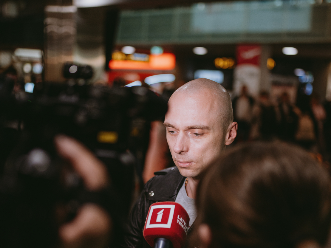 Dons atgriežas no Eirovīzijas.
