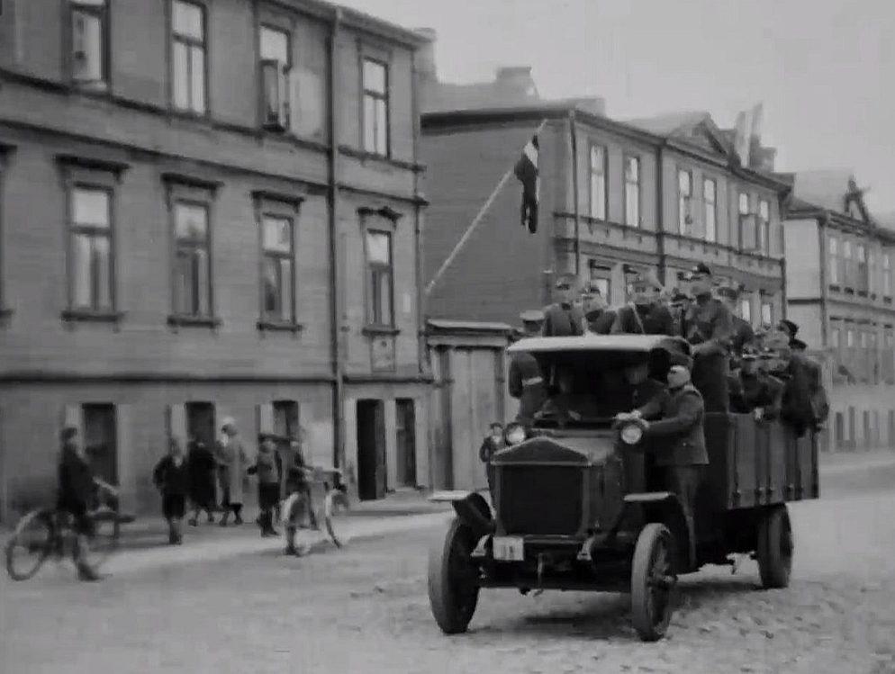 Aizsargu patruļa Rīgā 1934. gada 16. maijā.