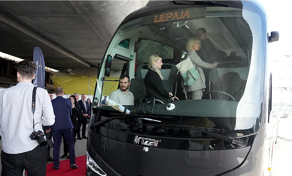 "Lux Express" iesaiste starppilsētu pasažieru pārvadājumos jau izraisījusi cenu karus. Lai veiksmīgāk konkurētu ar jaunpienācēju, samazināt maksu par braucienu nolēmis arī "Liepājas autobusu parks".