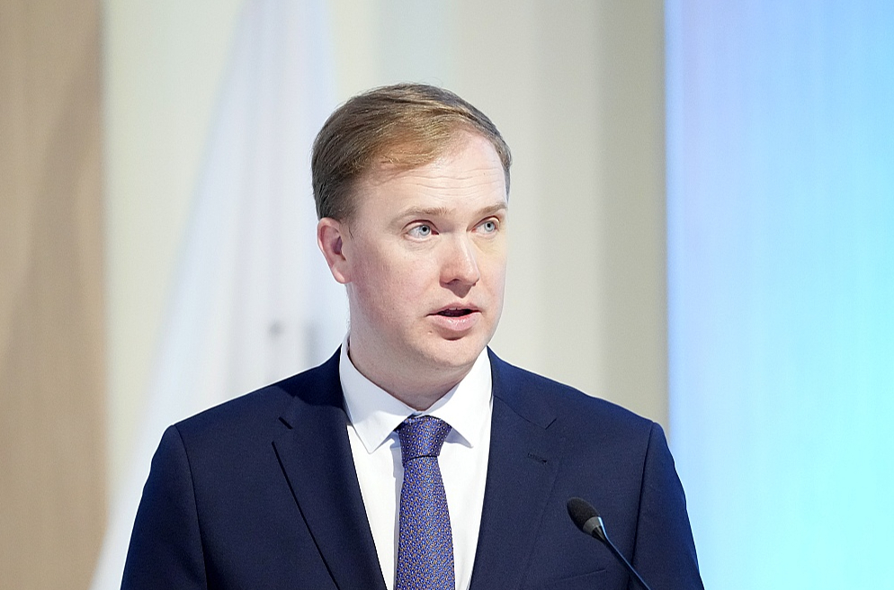 Ekonomikas ministrs Viktors Valainis aicina uz ekonomiskās attīstības paātrināšanu, taču pašam spēciņa pamaz, bet plaša politiskā atbalsta nav.
