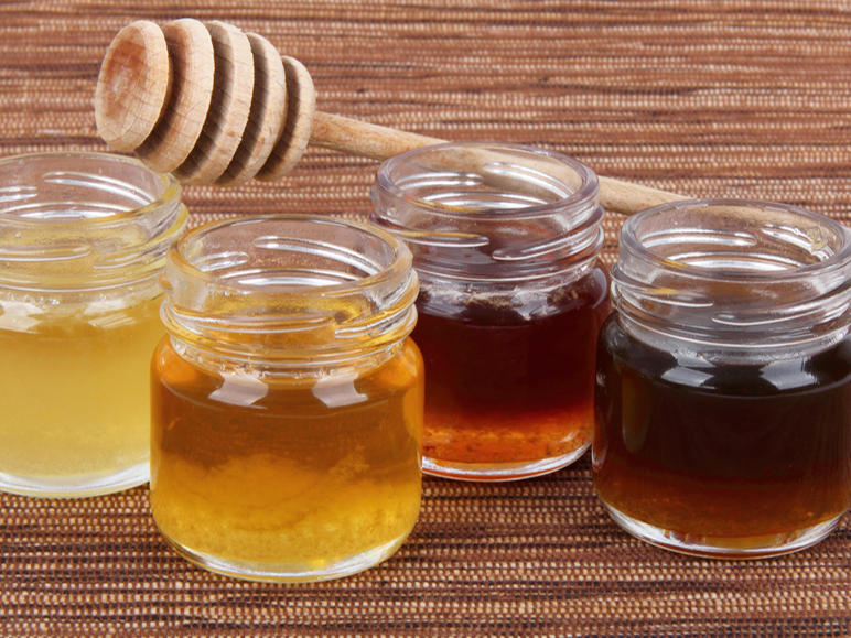 Medus ir pārtikas produkts, tāpēc uz etiķetes nedrīkst rakstīt, ka tas ir veselīgs, bioloģiski aktīvs, ārstniecisks, kā arī norādīt dažādas citas tā profilaktiskās un veselību veicinošās īpašības.