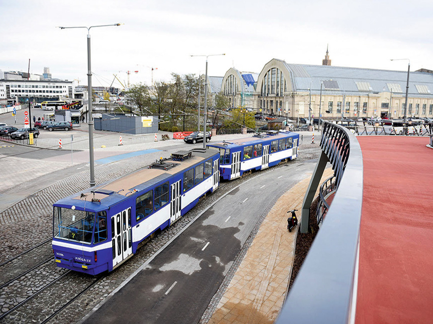 Satiksme pie Rīgas Centrāltirgus.