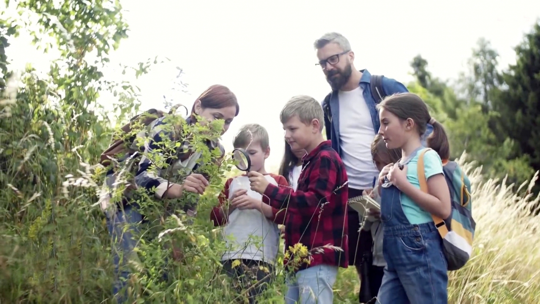 Bērni ir liela atbildība, tāpēc ir svarīgi, lai tas cilvēks, kuram jūs savu bērnu uzticat, domā ne tikai par nometņu programmu un saturu, bet arī par drošības jautājumiem.