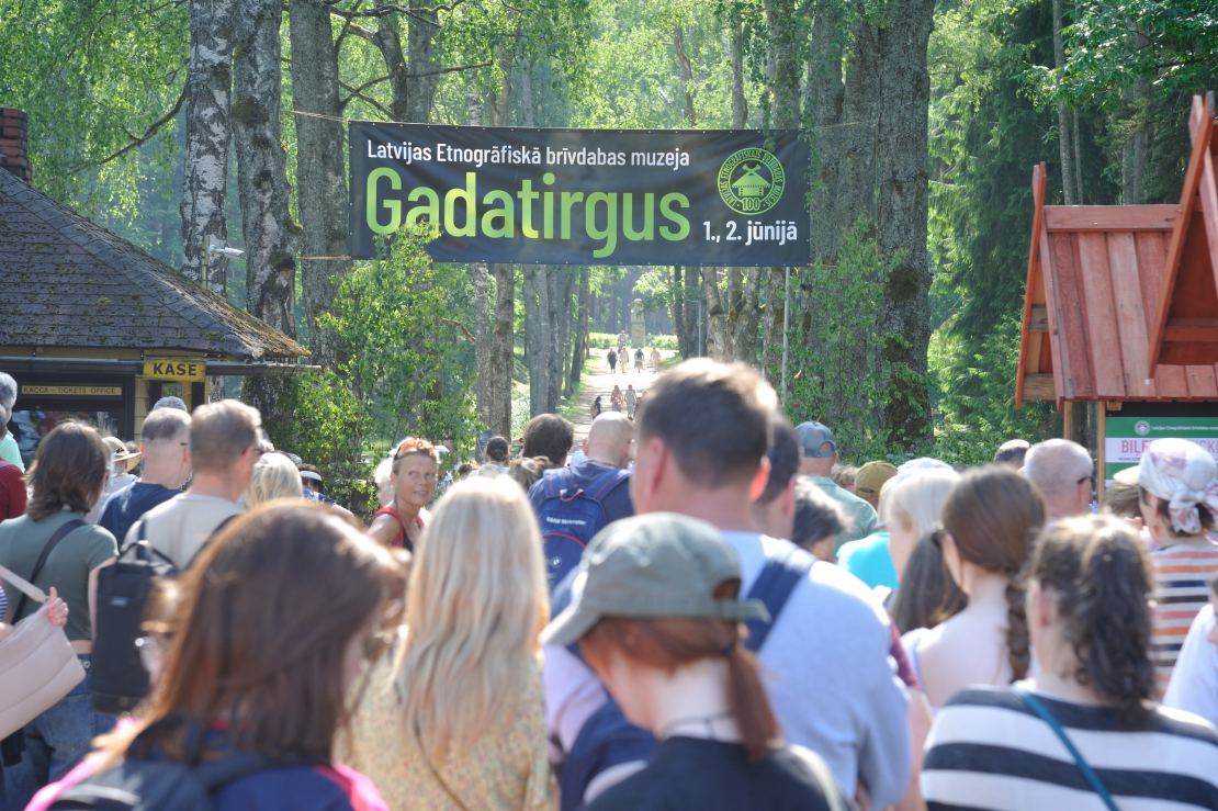 Gadatirgus Brīvdabas muzejā .