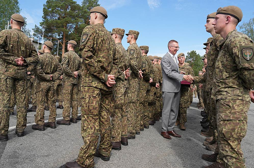 Piektdien, 31. maijā, militārajā bāzē "Ādaži" notika svinīgā izlaiduma ceremonija.