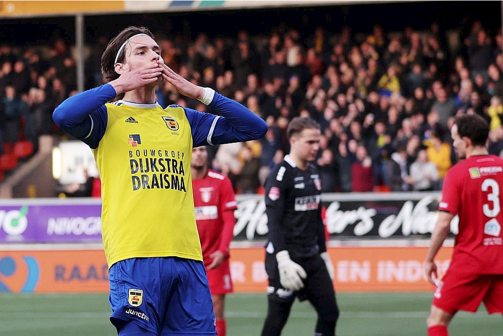 Roberts Uldriķis Nīderlandes vienībā Leuvardenas "Cambuur" aizvadīja trīs sezonas, bet nu ir jauna kluba meklējumos.