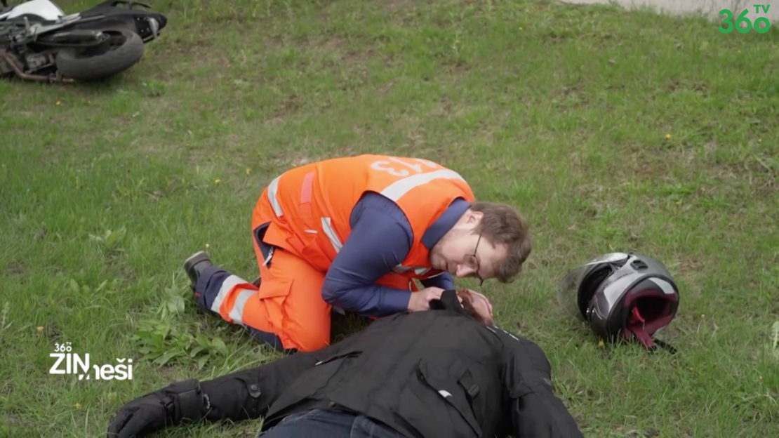 Kā rīkoties, ja esat kļuvis par aculiecinieku motociklista avārijai.