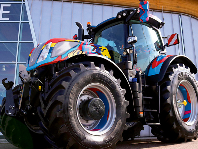 'New Holland Celebration Edition T7.300' traktors.