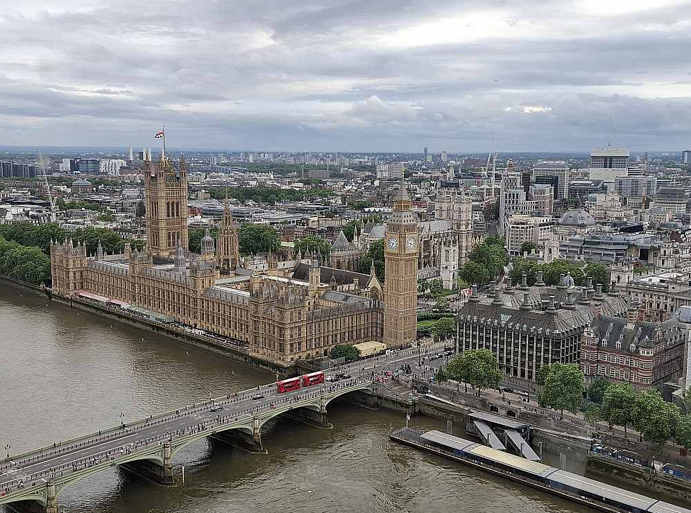 Londona.