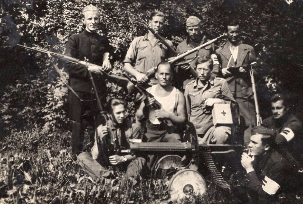 Nacionālo partizānu grupa. 1941. gada vasara.